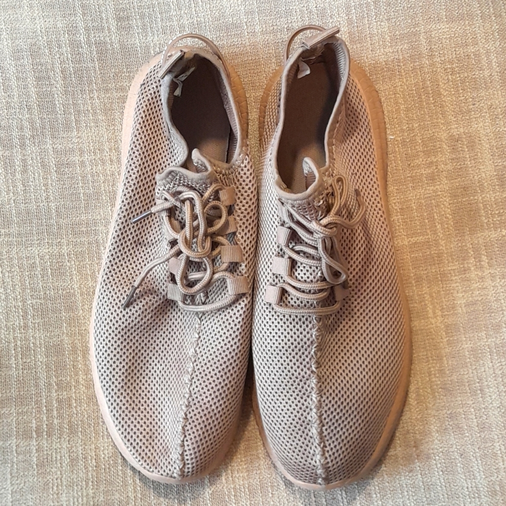 Final Sale. Men's Running Shoes. Used. Size: 9.. Light Brown.
